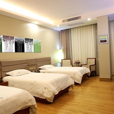 Guangzhou Tie Lv Hotel Bagian luar foto