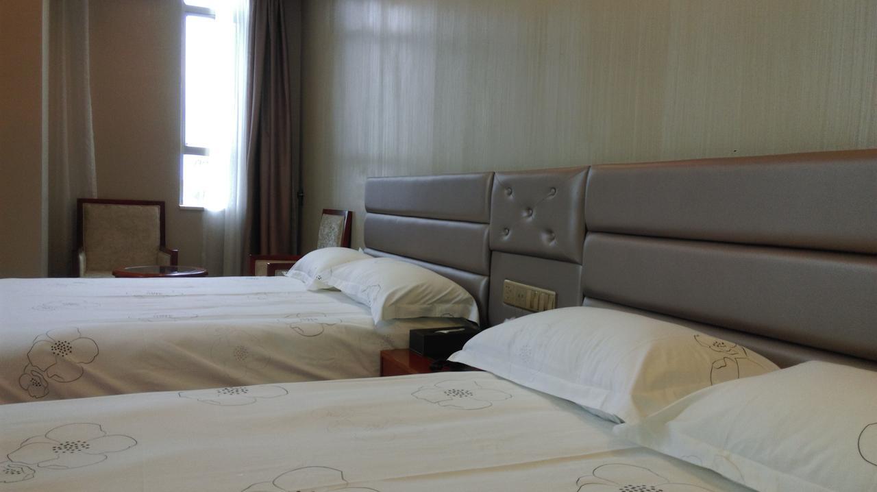 Guangzhou Tie Lv Hotel Bagian luar foto